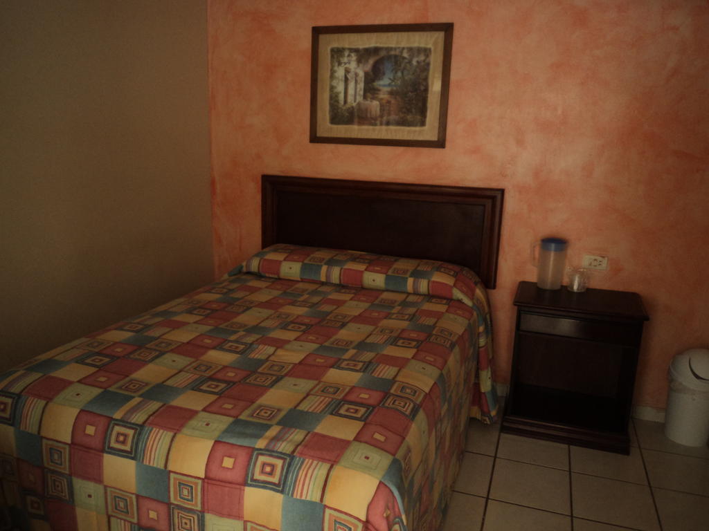 Hotel California นาโวฮัว ห้อง รูปภาพ